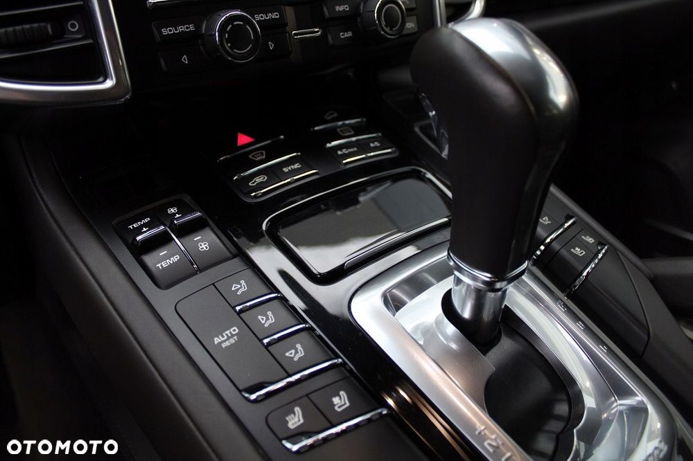 Porsche Cayenne S - 12