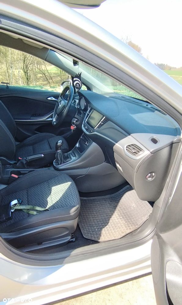 Opel Astra 1.6 D (CDTI) Start/Stop Dynamic - 13