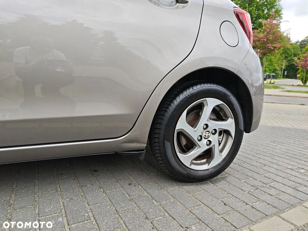 Toyota Yaris Hybrid 100 Premium EU6 - 9