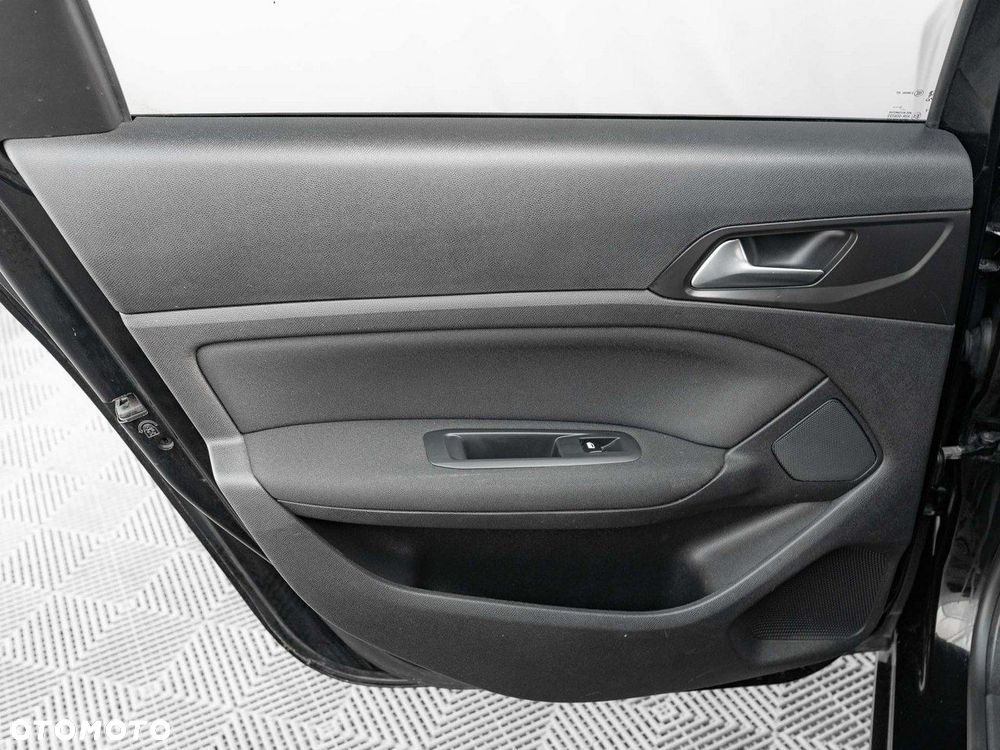 Peugeot 308 1.6 BlueHDi Allure S&S - 23