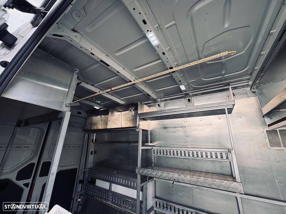 VW Crafter 2.0 TDI 140HP 35 MWB HRF - 27