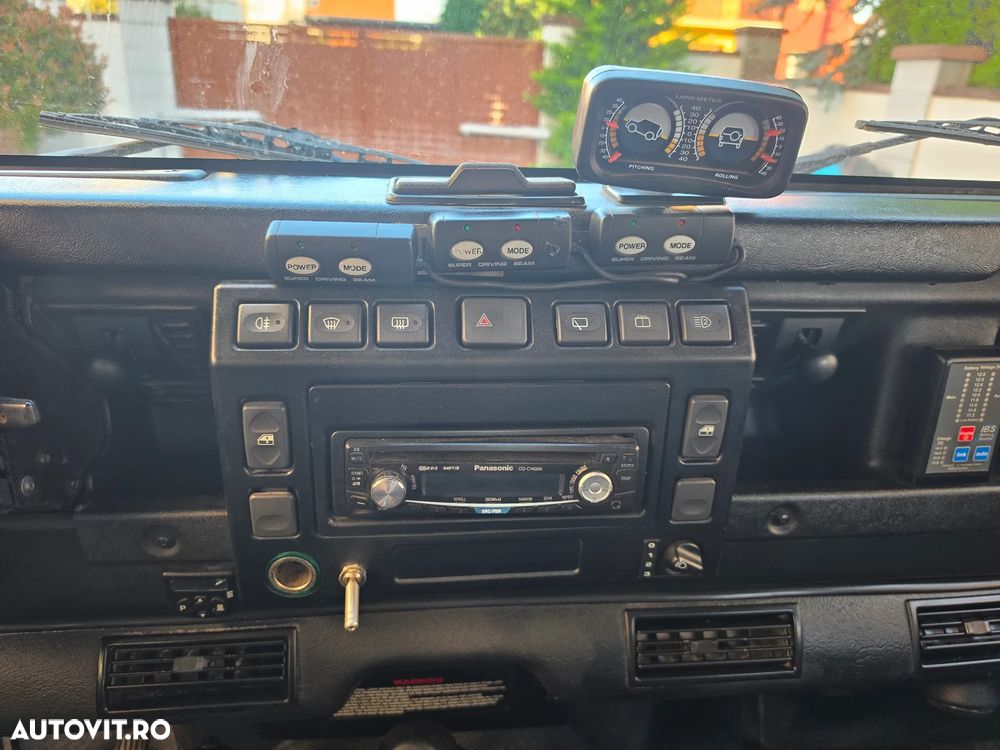 Land Rover Defender 110 S/W - 15