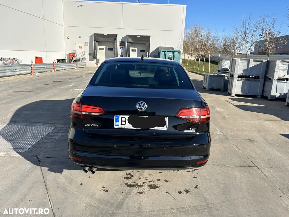 Volkswagen Jetta 2.0 TDI Highline - 6