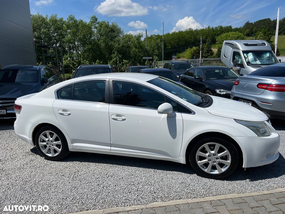Toyota Avensis - 17