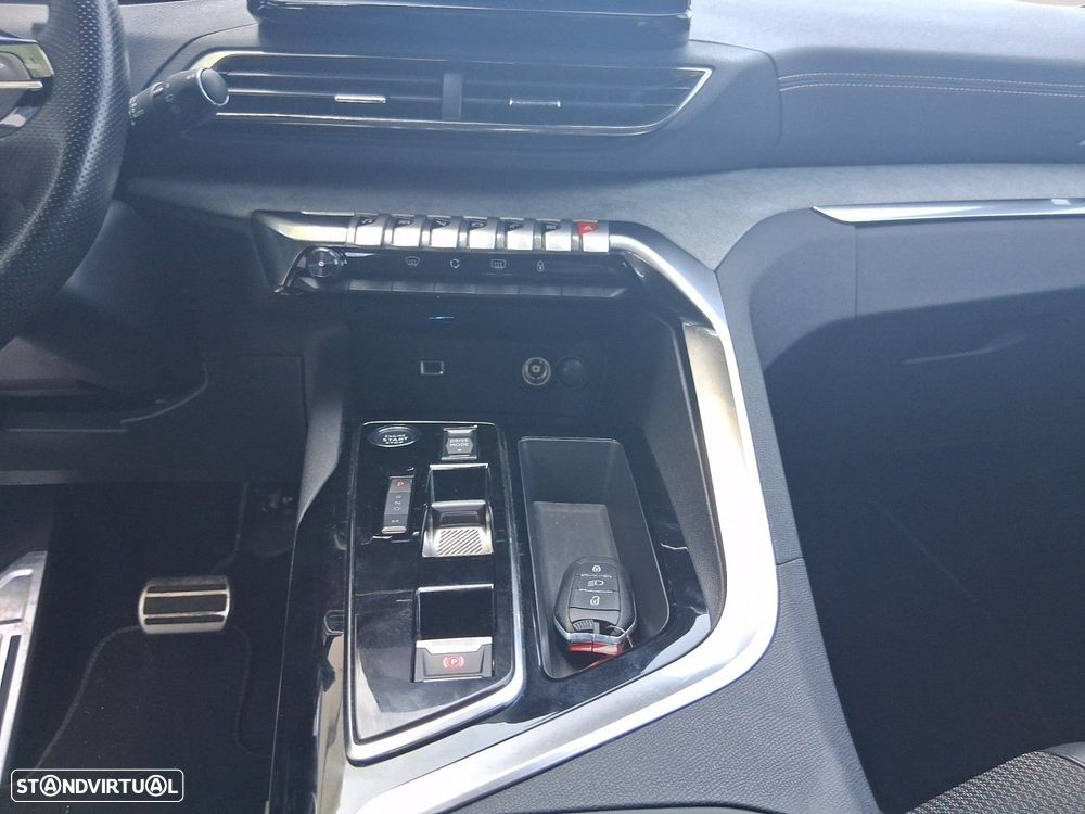 Peugeot 5008 1.5 BlueHDi GT EAT8 - 11