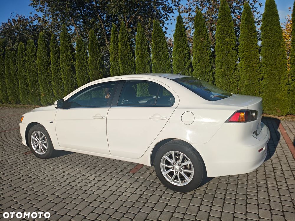 Mitsubishi Lancer 1.6 Invite - 4