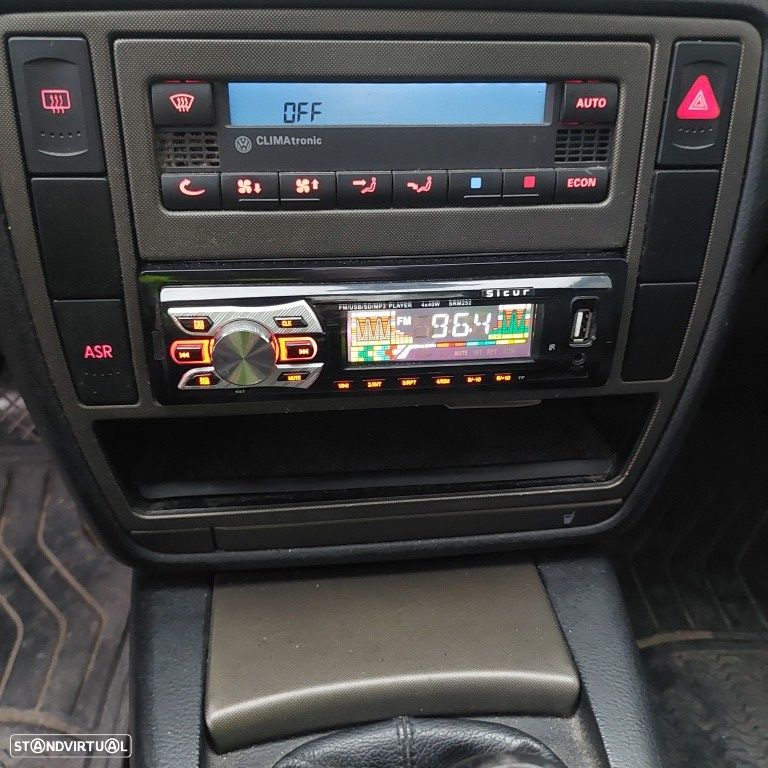 VW Passat 1.9 TDi Confortline - 19