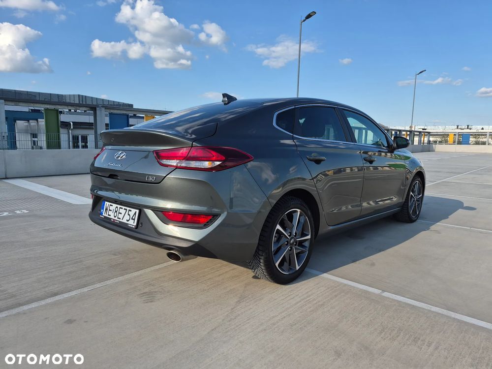 Hyundai i30 1.5 T-GDI 48V Premium DCT - 4
