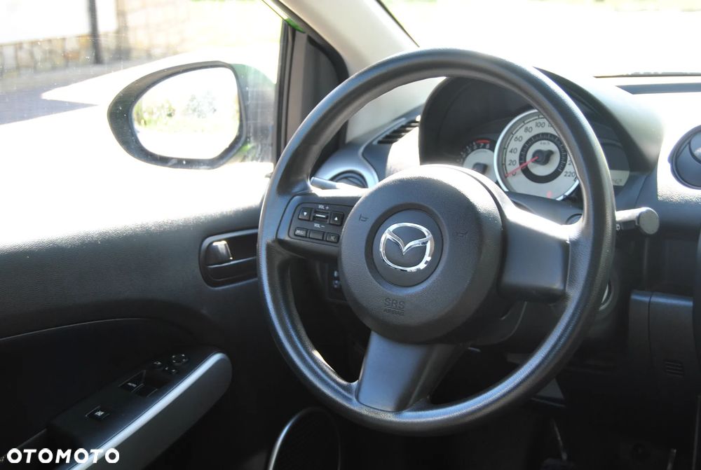 Mazda 2 - 17