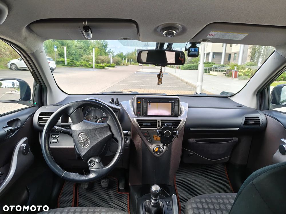 Toyota iQ 1.4 D-4D - 17