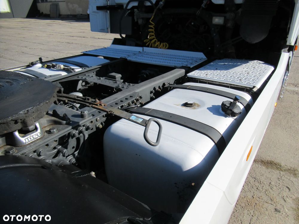 Mercedes-Benz ACTROS - 9