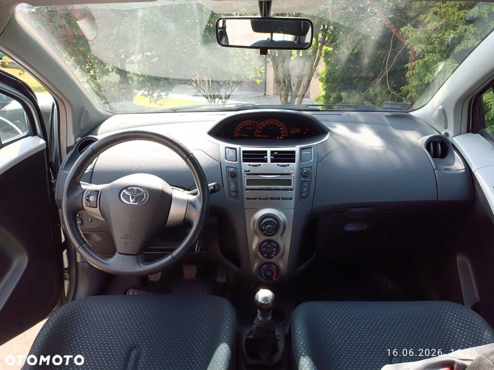 Toyota Yaris - 4