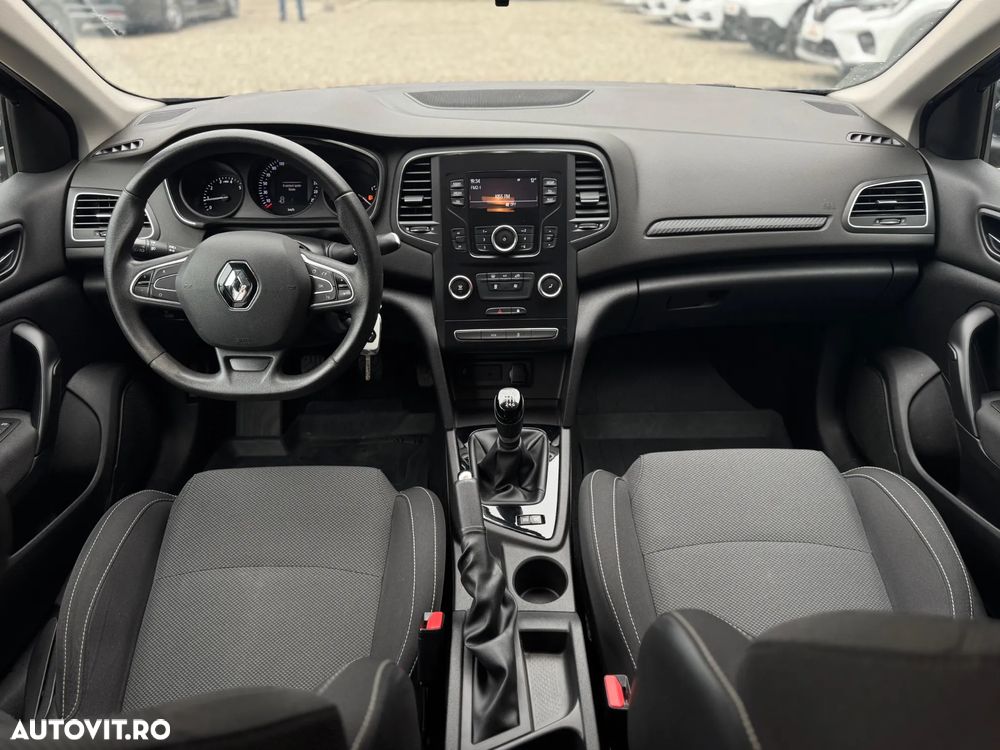 Renault Megane TCe Business - 13