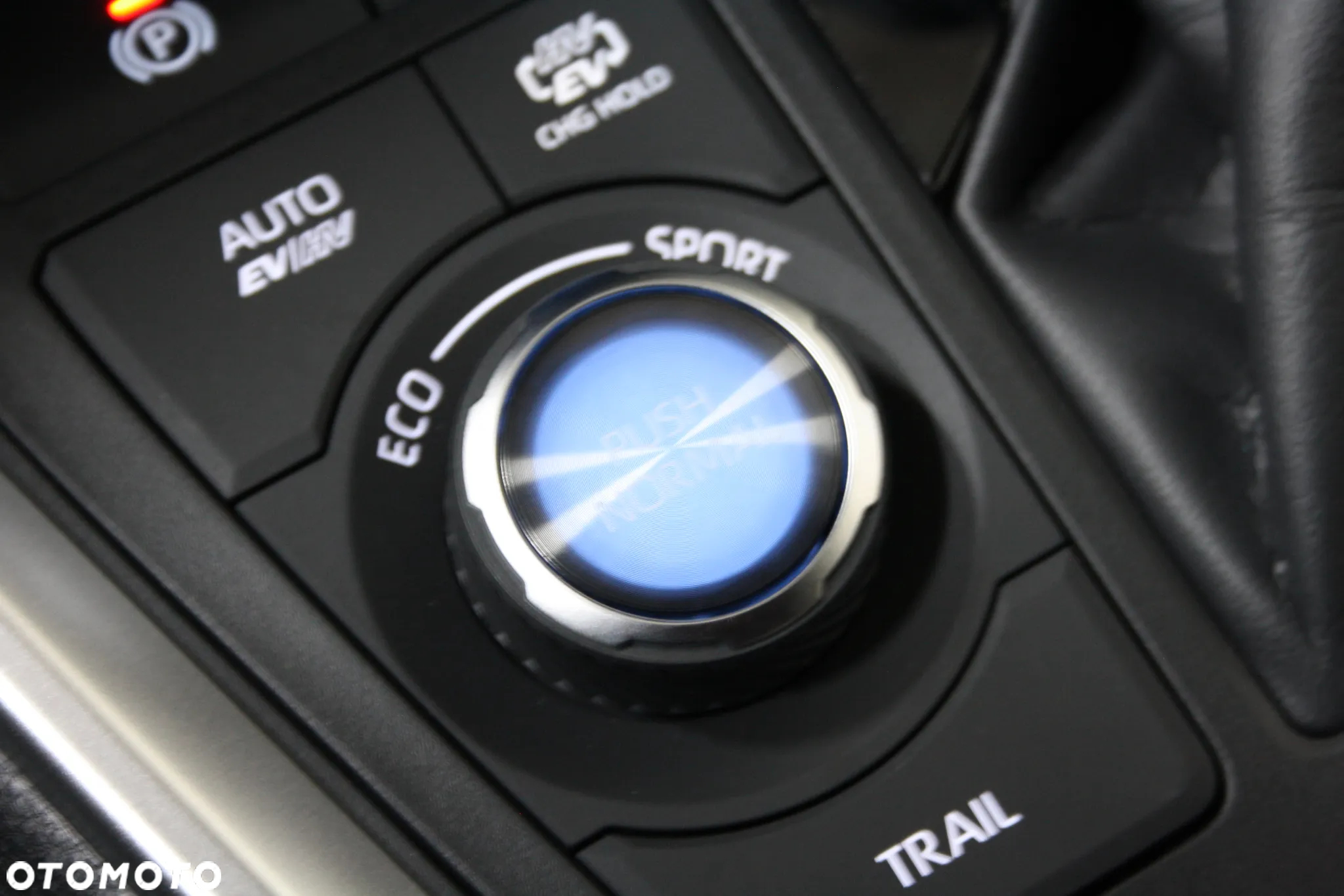 Suzuki Across 2.5 Plug-in Hybrid Elegance 4WD CVT - 24