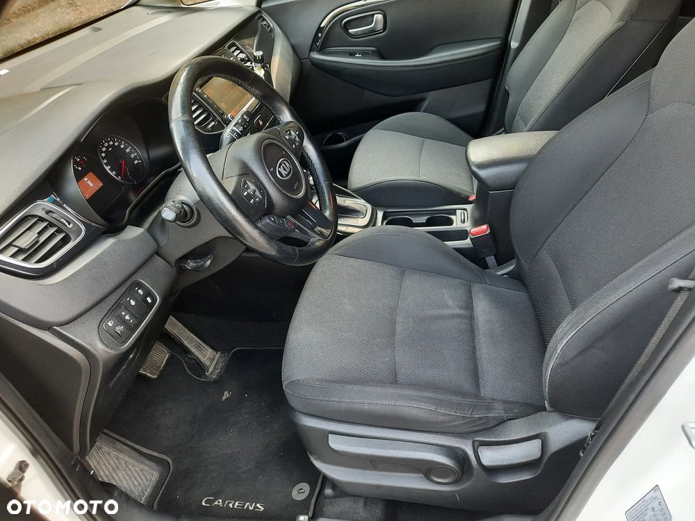 Kia Carens - 14