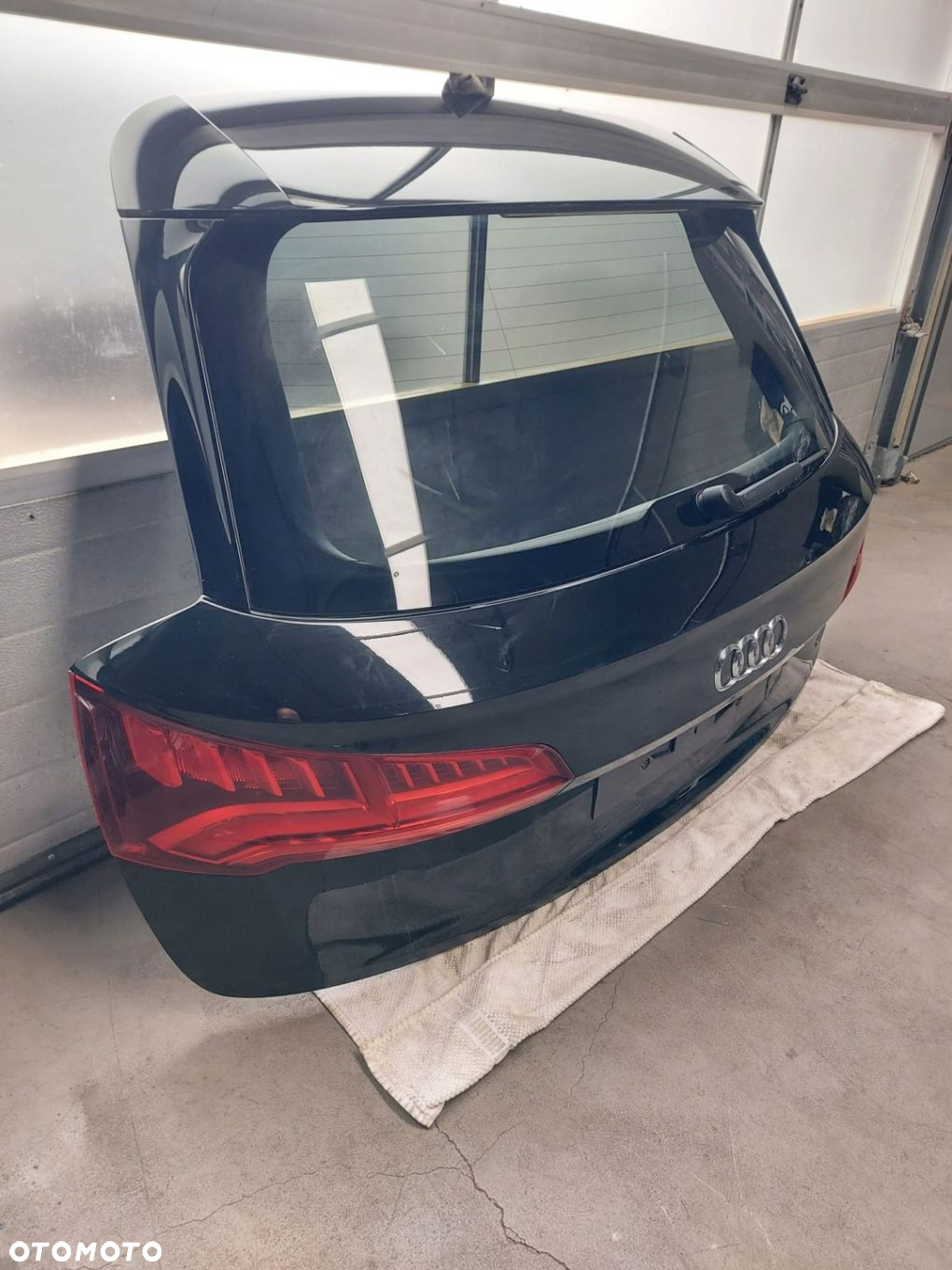 AUDI Q5 80 KLAPA KOMPLETNA LY9T MATRIX - 3