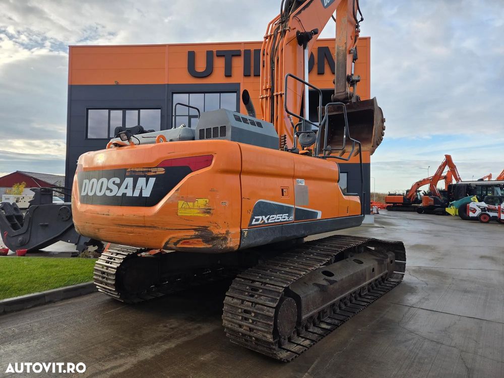 Doosan DX255, 25,5 tone, 2021, 9.340h, Cupa 1,55mc, adanc sapare 6,5m, inst picon pe brate, lant 70% ok, camera spate si lateral dreapta, posibilitate leasing 4 ani-PROMOTIE 50.900 EUR+Tva - 1