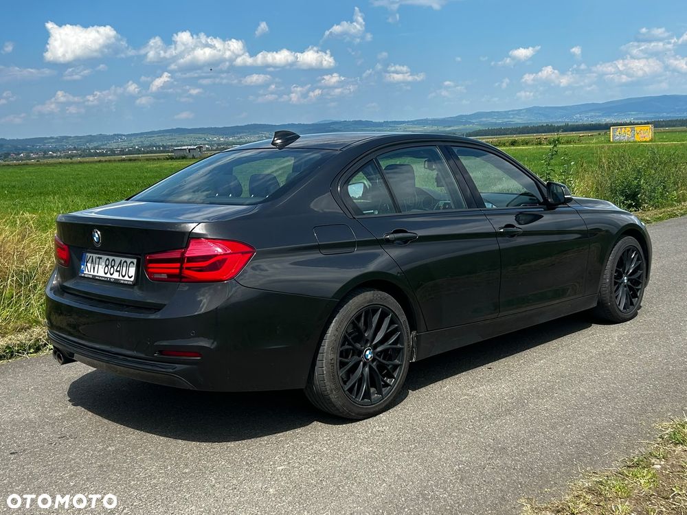 BMW Seria 3 320d xDrive - 11