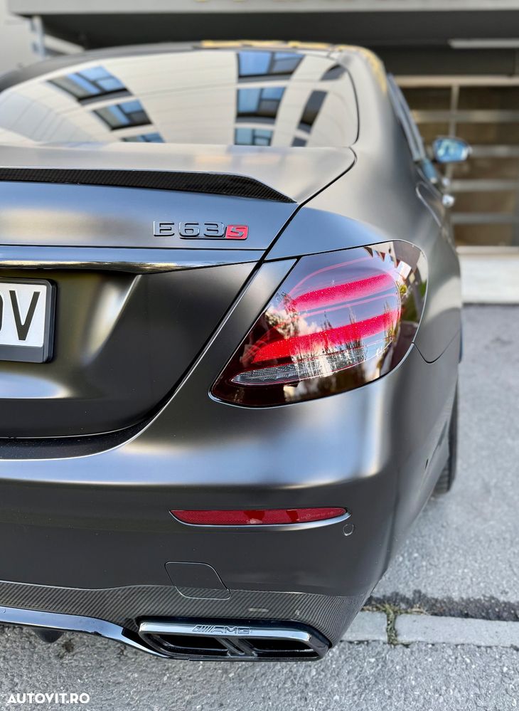 Mercedes-Benz E AMG 63 S 4MATIC - 25