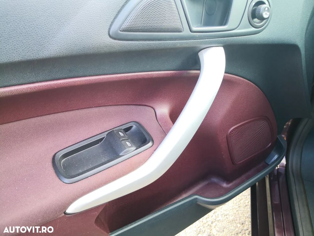 Ford Fiesta 1.6 TDCI SYNC Edition - 15