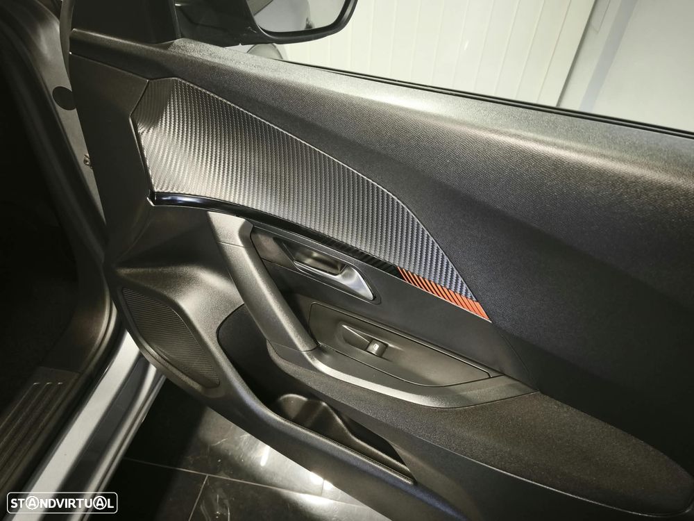 Peugeot e-2008 - 11