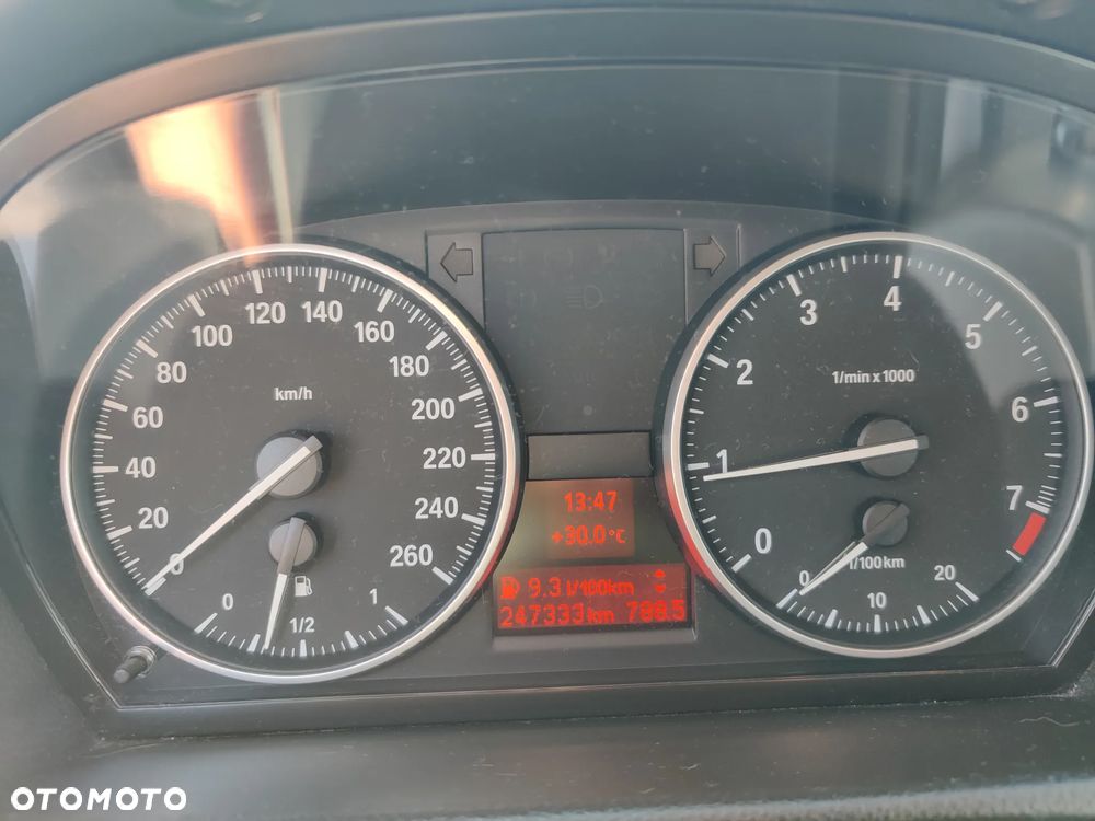 BMW Seria 3 320i - 25