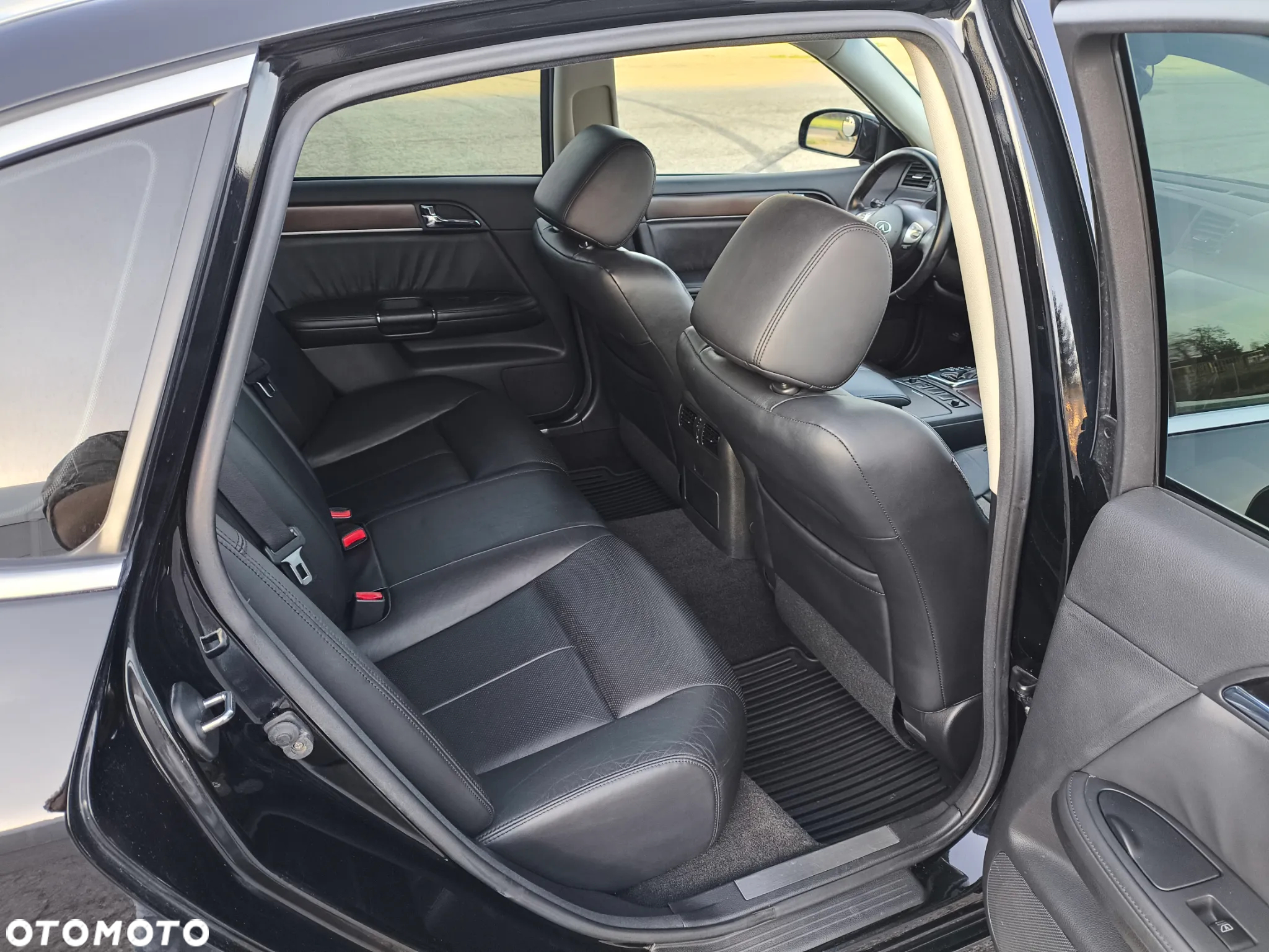 Infiniti M - 13