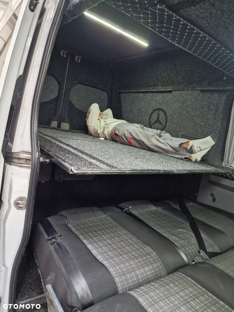 Mercedes-Benz Sprinter - 15
