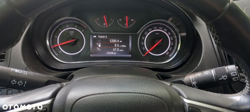 Opel Insignia - 8