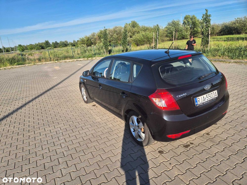 Kia Ceed - 3