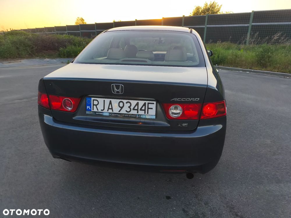 Honda Accord 2.0 Executive - 5