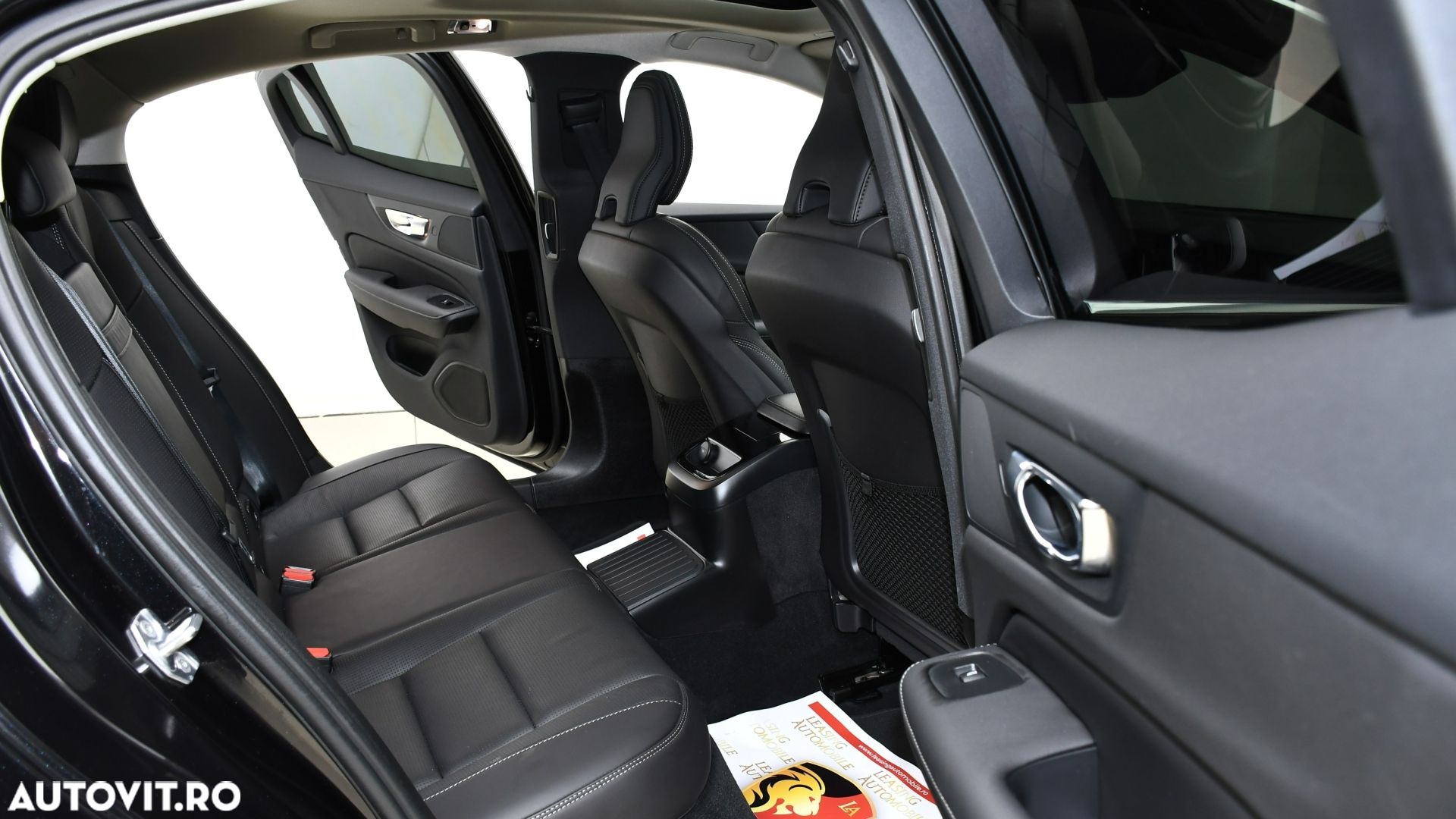 Volvo S60 T8 Recharge AWD Geartronic RDesign - 12