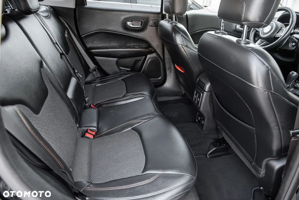 Jeep Compass - 31