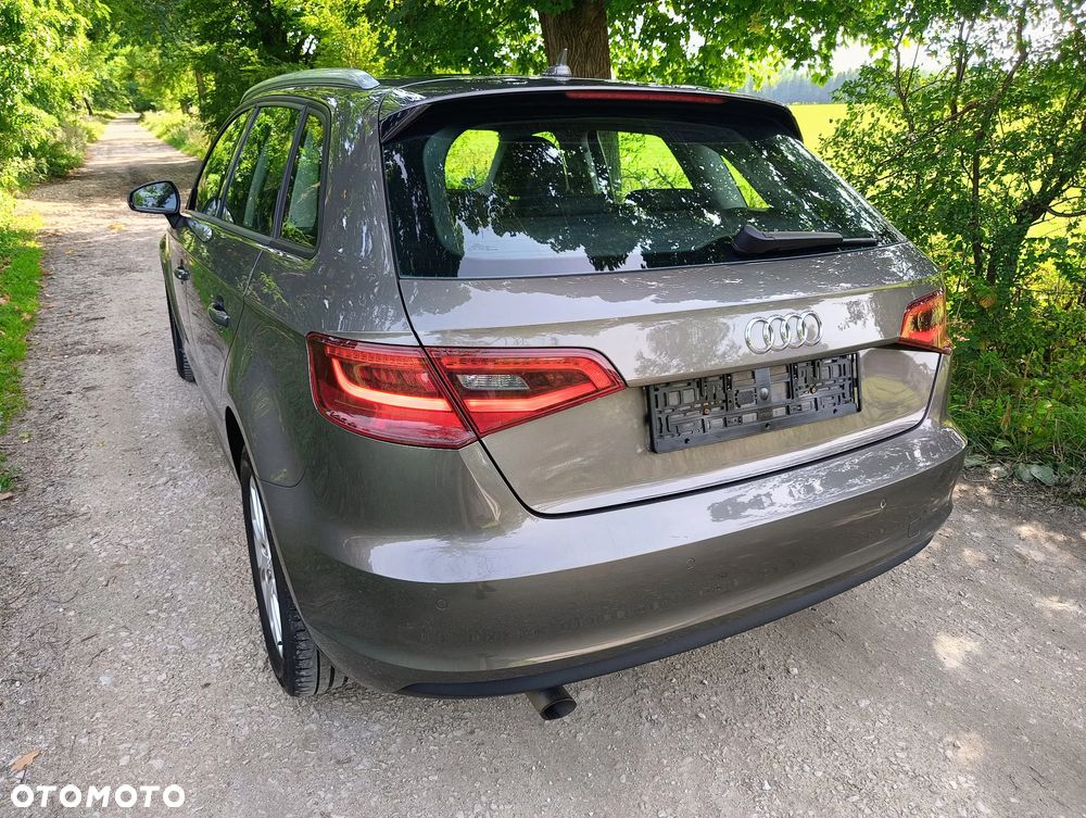 Audi A3 Sportback 1.6 TDI Attraction - 9