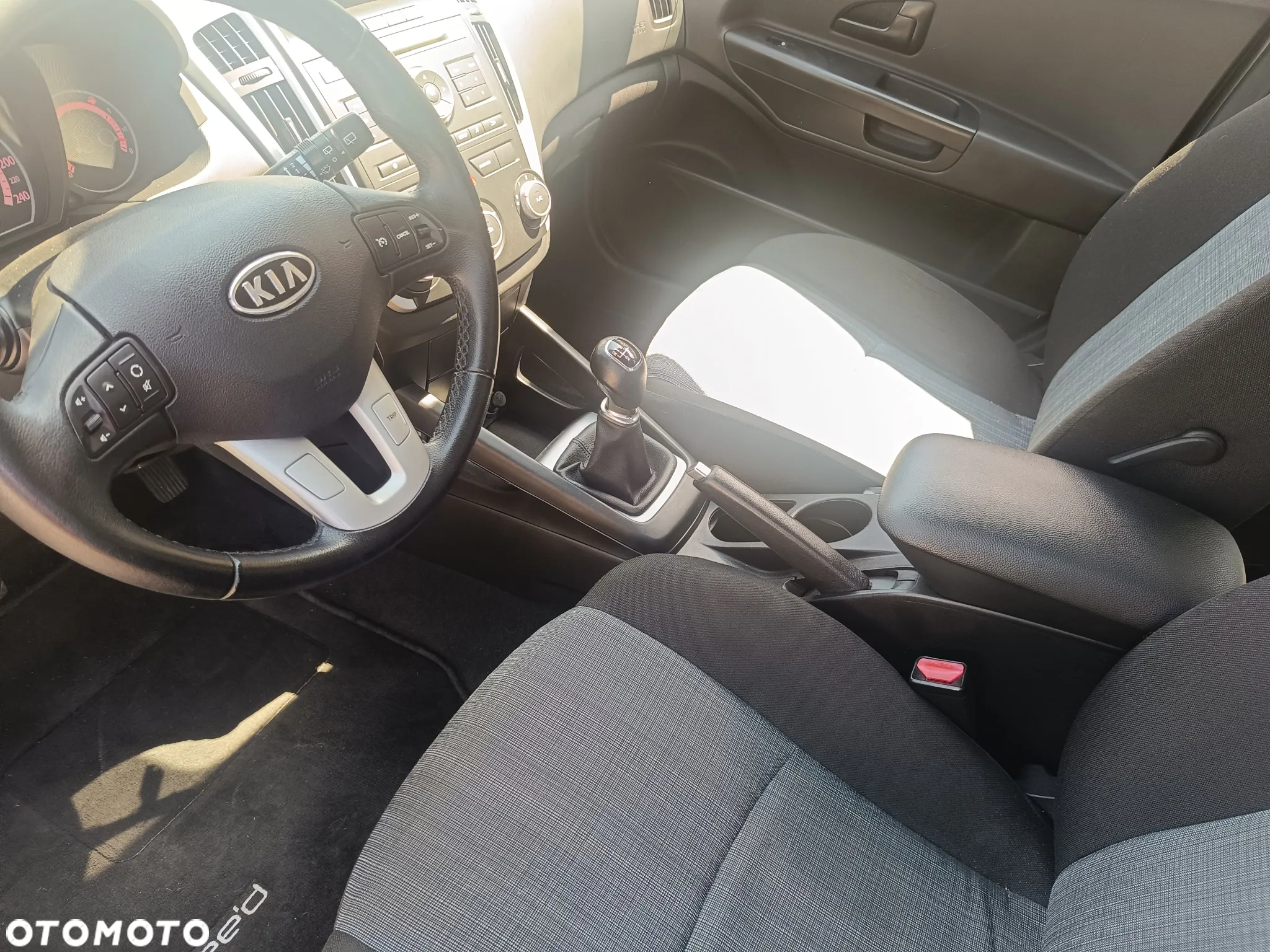Kia Ceed 1.4 CVVT Attract - 9