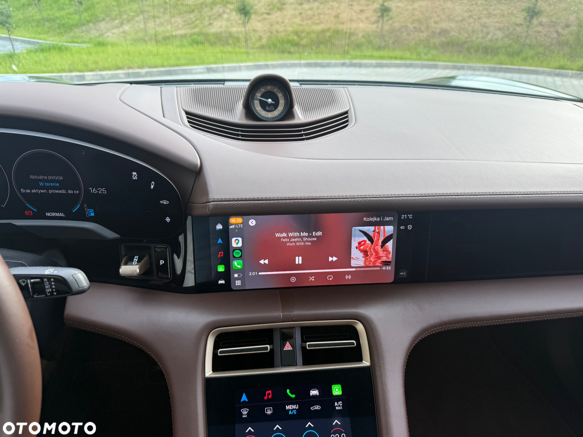 Porsche Taycan 105kWh Performance Plus - 24