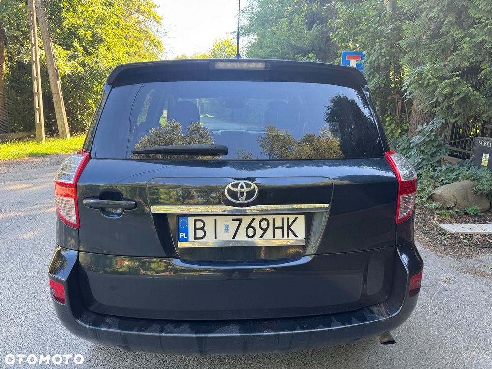Toyota RAV4 2.2 D-4D 4x4 Automatik Executive - 2