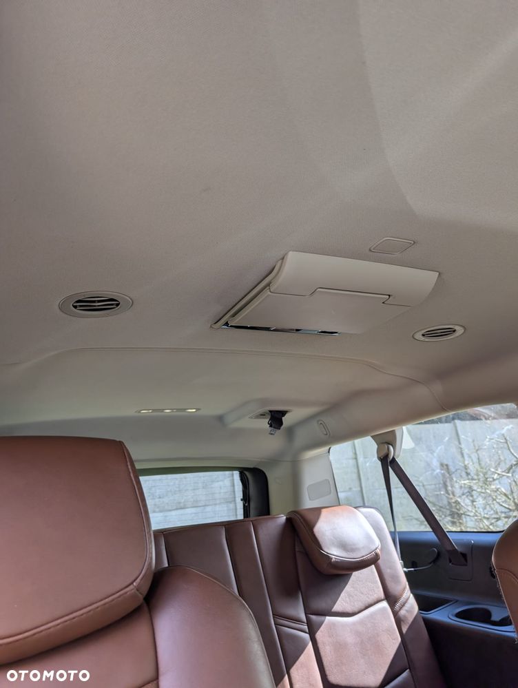 Cadillac Escalade - 15