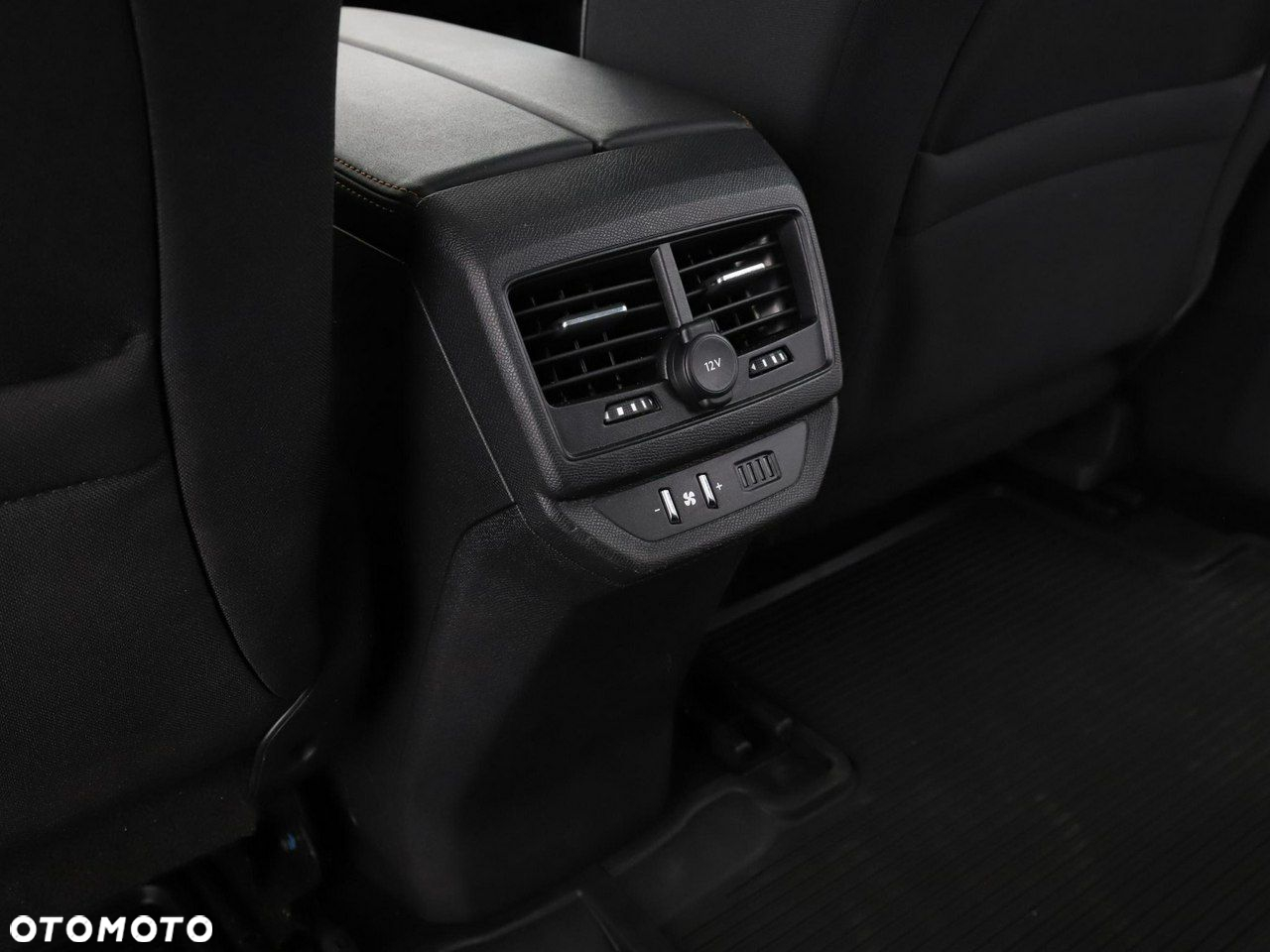 Peugeot 5008 1.2 PureTech Active S&S EAT8 - 36