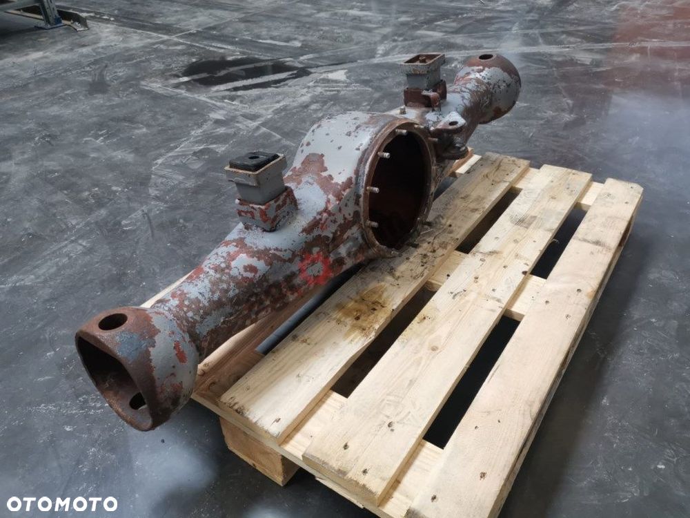 OBUDOWA MOSTU MASSEY FERGUSON 590 592 698 595 298 - 1