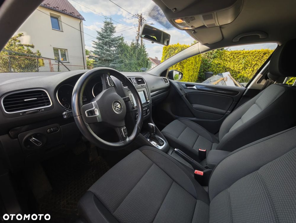Volkswagen Golf 1.6 TDI DPF BlueMotion Technology DSG Comfortline - 4
