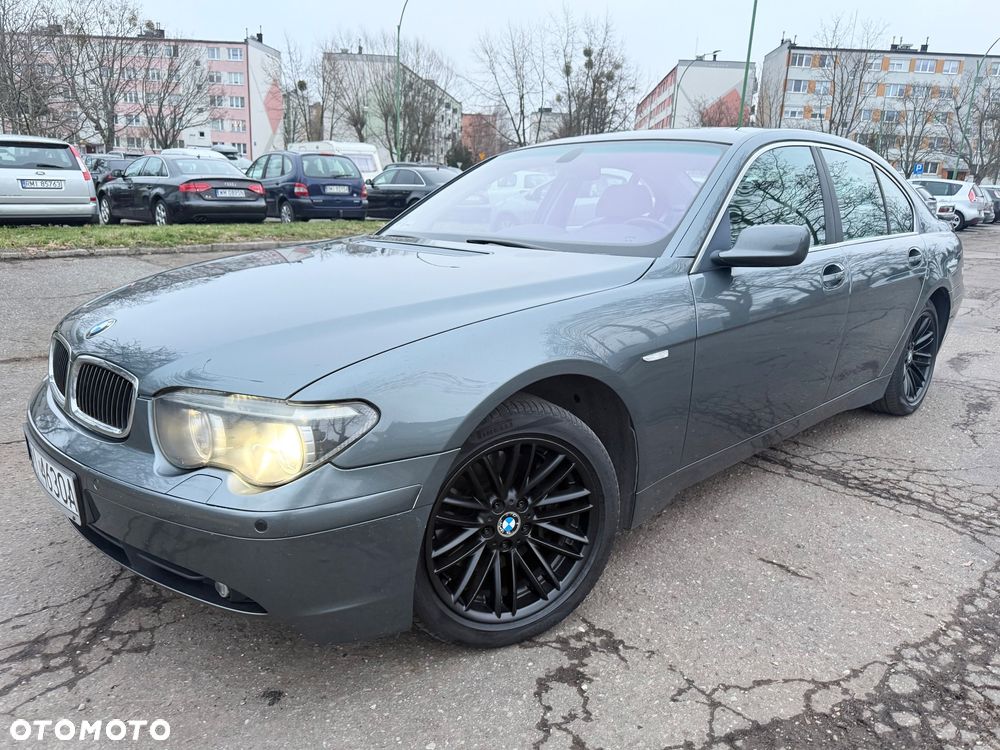 BMW Seria 7 745i - 1