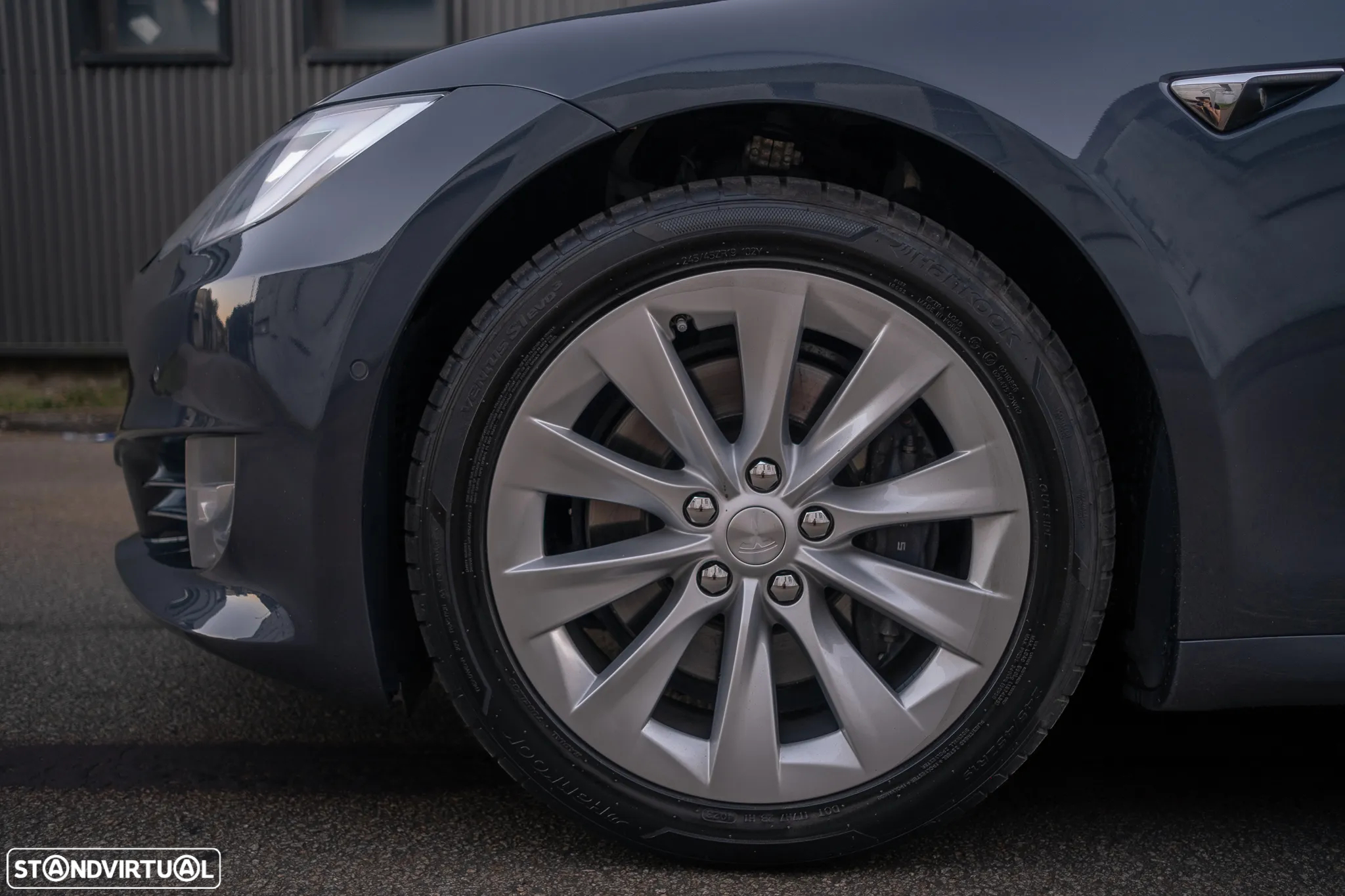 Tesla Model S Long Range - 16
