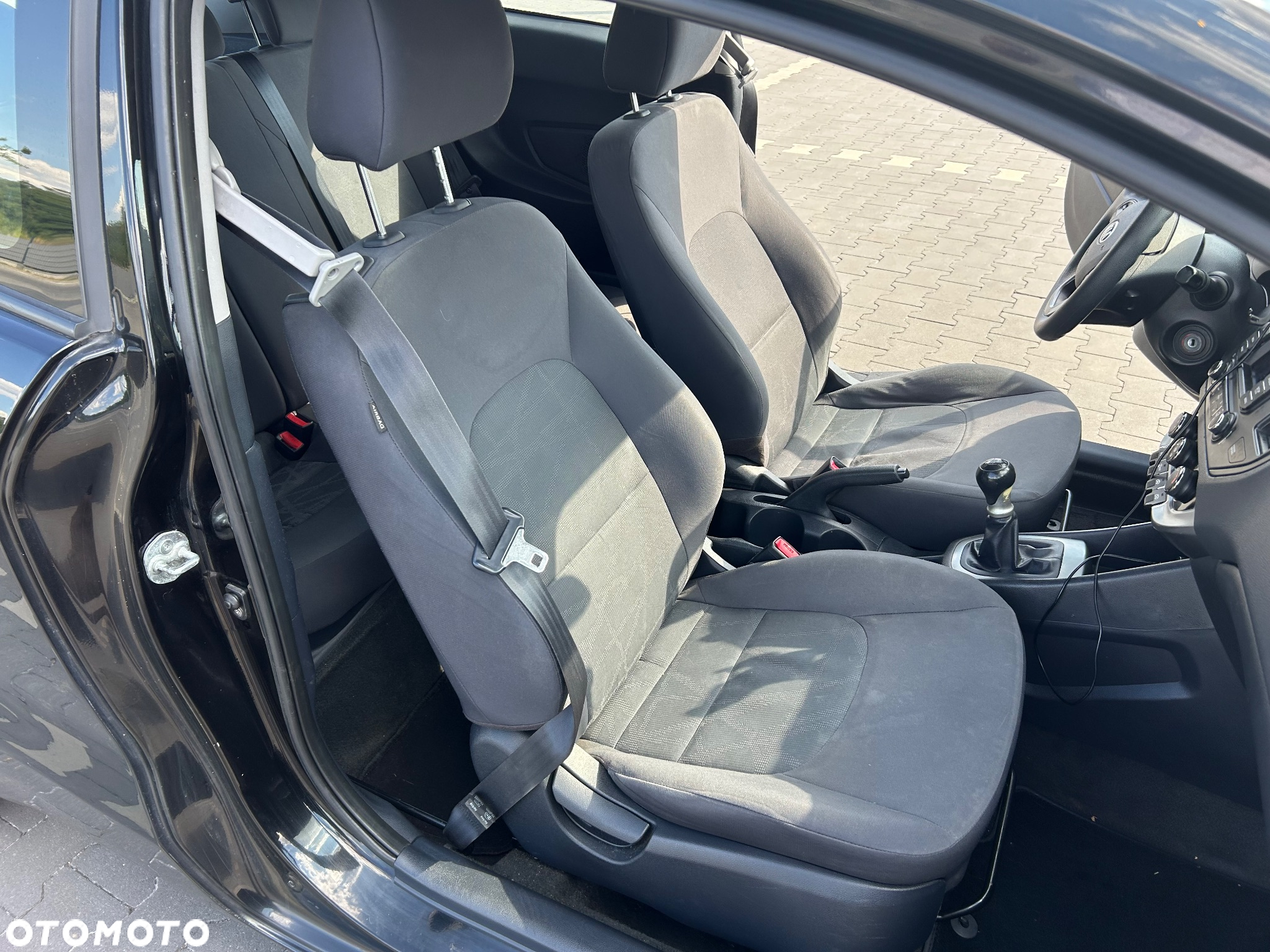 Kia Rio 1.2 M - 12