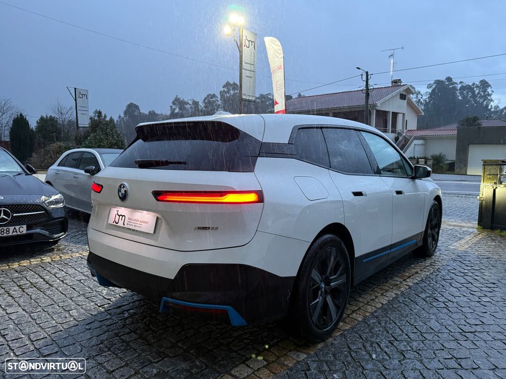 BMW iX xDrive50 - 4