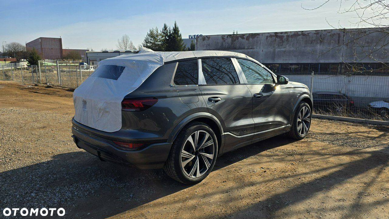 Audi Q6 e-tron - 6
