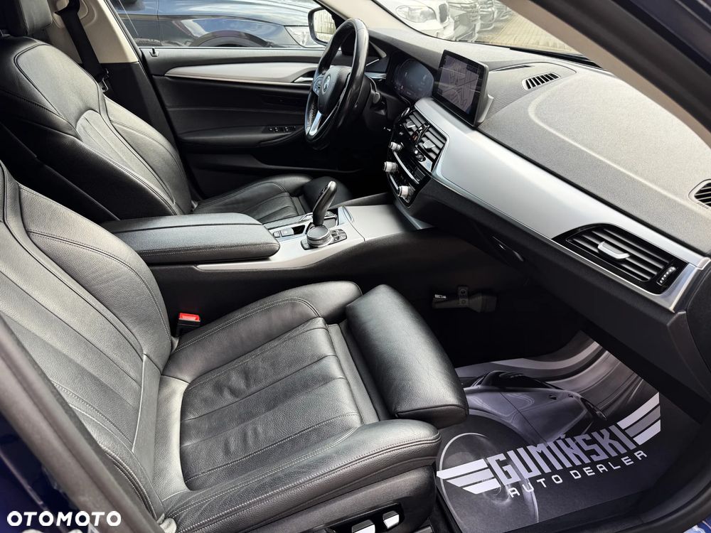 BMW Seria 5 520i Sport Line - 19