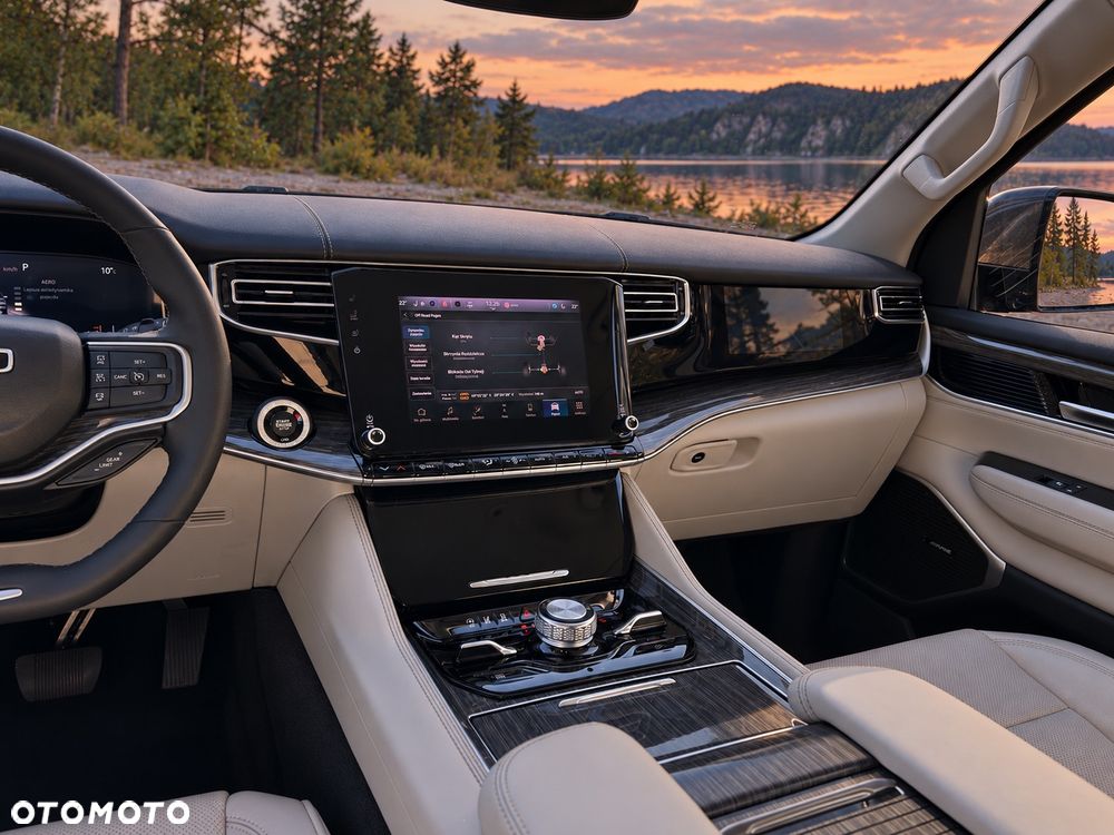 Jeep Wagoneer - 31