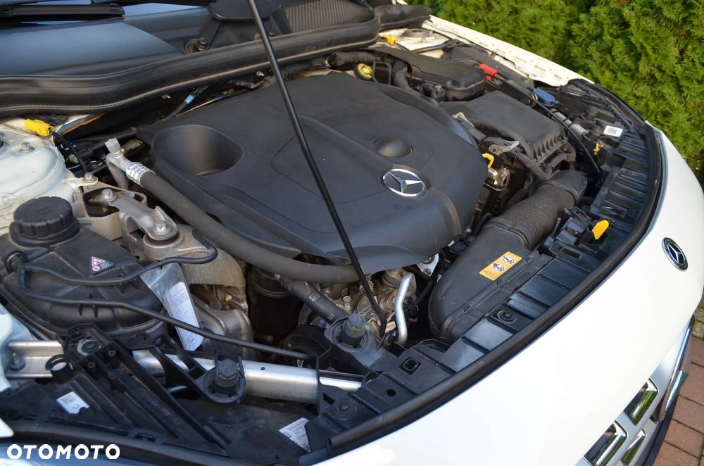 Mercedes-Benz GLA 200 d 7G-DCT AMG Line - 14