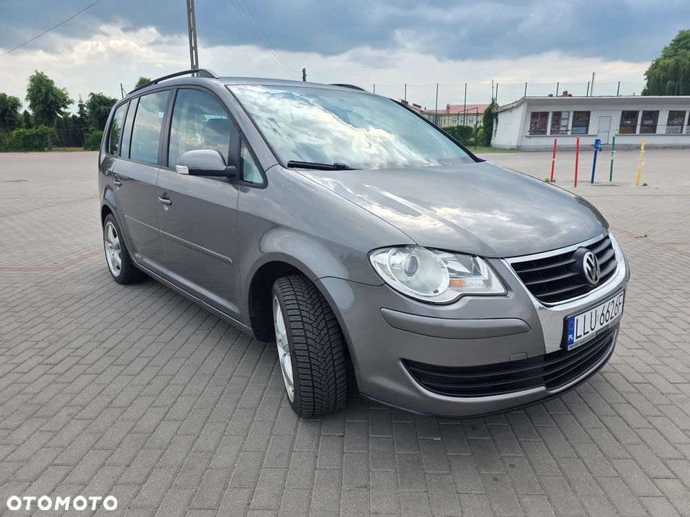 Volkswagen Touran - 13